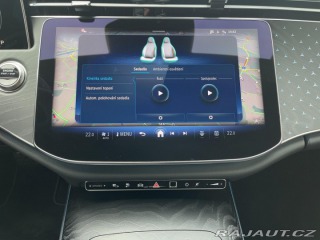 Mercedes-Benz E  2025