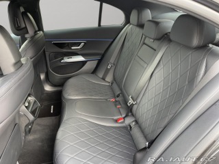 Mercedes-Benz E  2025