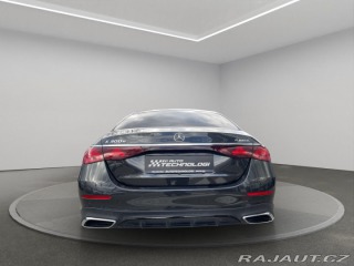 Mercedes-Benz E  2025