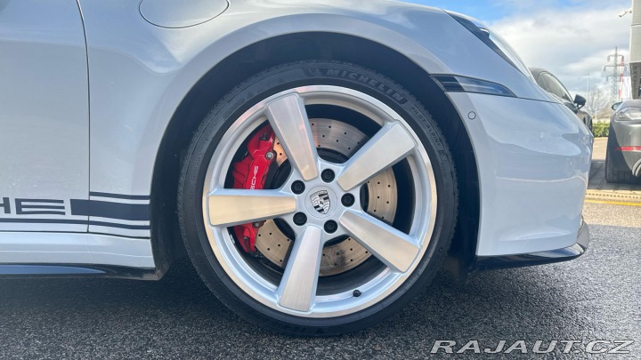 Porsche 911 Carrera S 2025