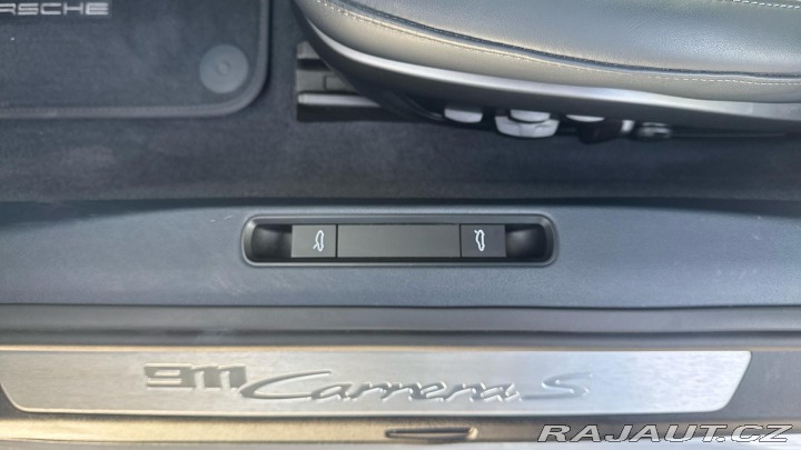 Porsche 911 Carrera S 2025