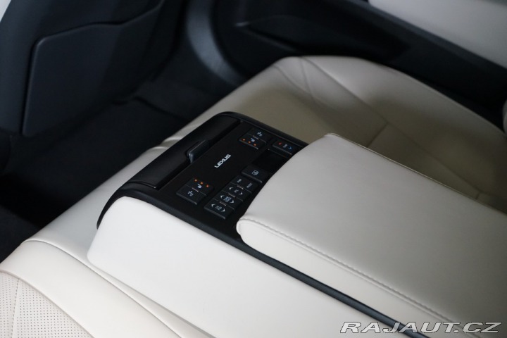 Lexus Ostatní modely ES 300h LUXURY*M&L*PANO*360*H 2024