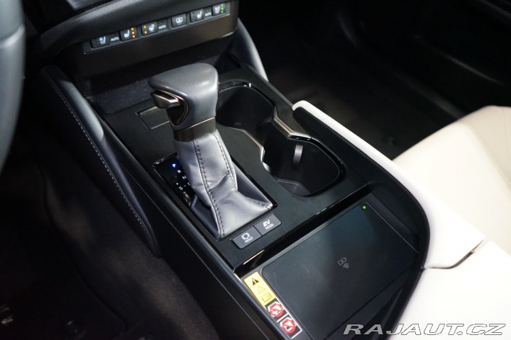 Lexus Ostatní modely ES 300h LUXURY*M&L*PANO*360*H 2024