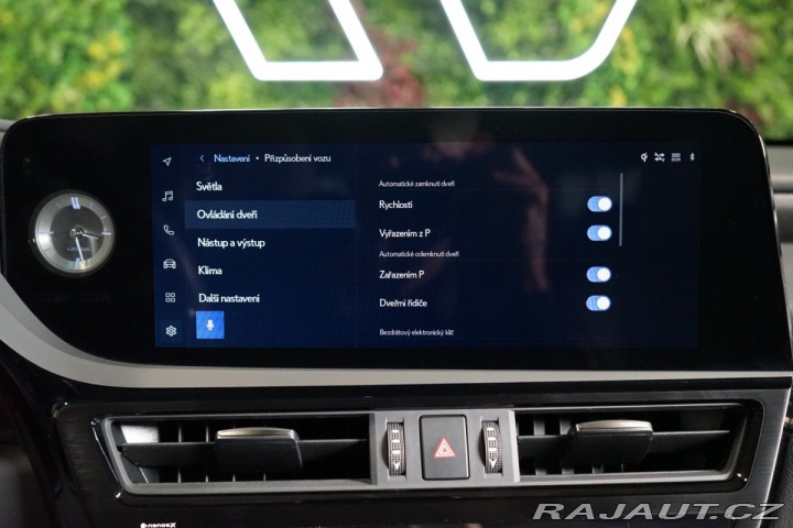 Lexus Ostatní modely ES 300h LUXURY*M&L*PANO*360*H 2024