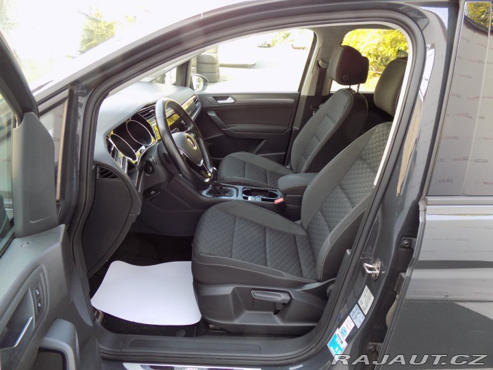 Volkswagen Touran 1.6TDI/JOIN/DSG/NAVI/LED/ 2018