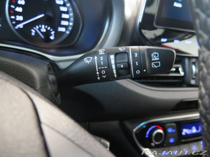 Hyundai i30 1.5T-GDi MHEV,tažné,kamer 2021