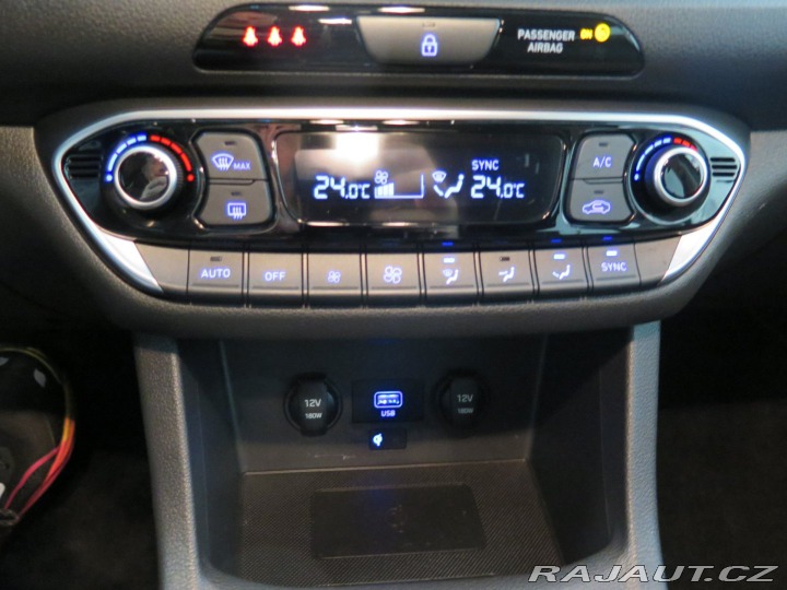 Hyundai i30 1.5T-GDi MHEV,tažné,kamer 2021