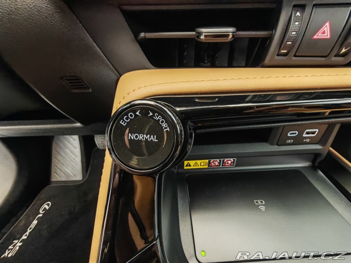 Lexus Ostatní modely NX 450h plus 450h+ Executive TOP 2025