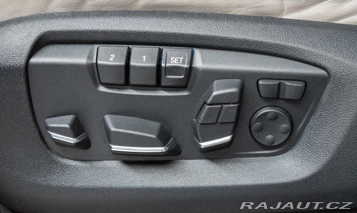 BMW X5 xDrive30d REZERVACE 2017