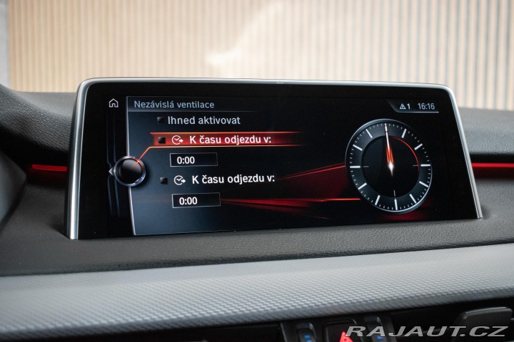 BMW X5 xDrive30d REZERVACE 2017