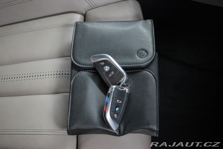 BMW X5 xDrive30d REZERVACE 2017