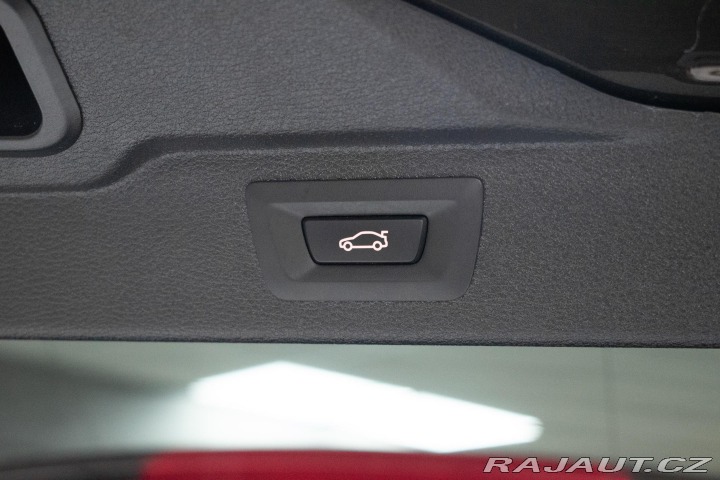 BMW X5 xDrive30d REZERVACE 2017