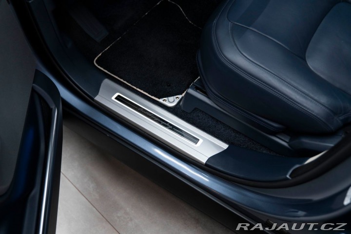 Land Rover Range Rover P400e Plug-in Hybrid SV A 2019