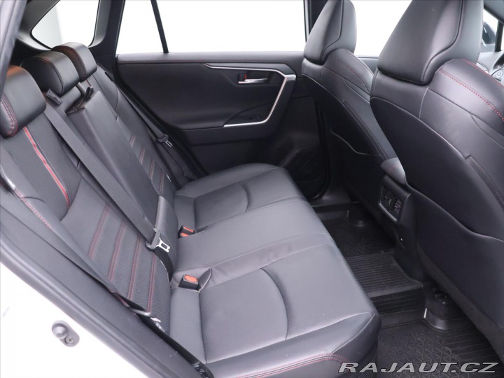 Toyota RAV4 2,5 Plug-In 136kW 4WD CZ 2021