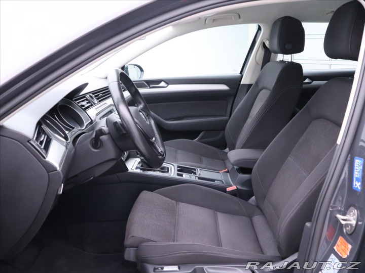 Volkswagen Passat 2,0 TDI 110kW DSG Comfort 2015