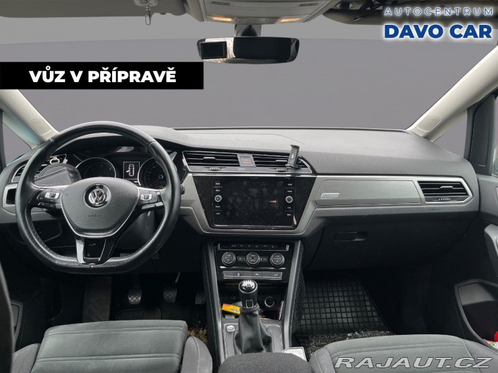 Volkswagen Touran 2,0 TDI 110kW LED DPH CZ 2017