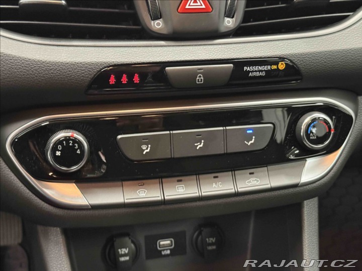 Hyundai i30 1,5 DPi COMFORT 1.MAJITEL 2024