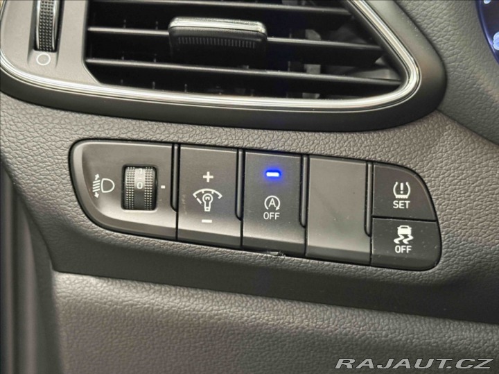 Hyundai i30 1,5 DPi COMFORT 1.MAJITEL 2024