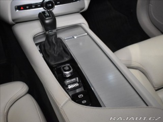 Volvo XC90 2,0 D5 AWD Mometum Vzduch 2018