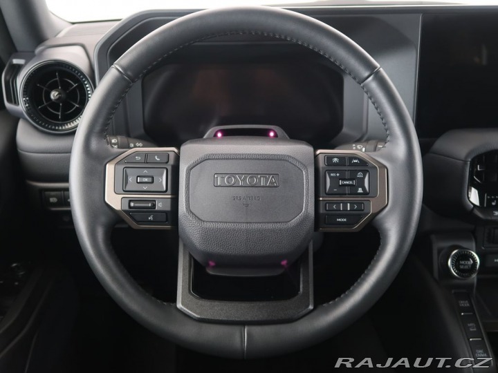 Toyota Land Cruiser 2.8D-4D,CZ,1Maj,4x4,Invin 2024