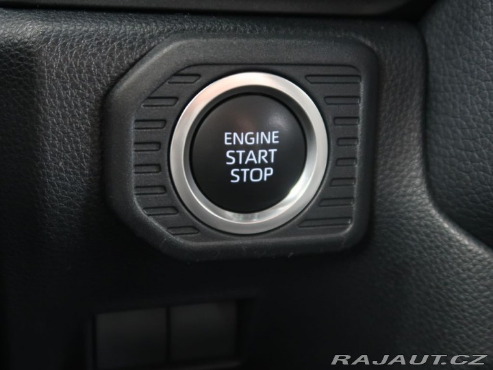 Toyota Land Cruiser 2.8D-4D,CZ,1Maj,4x4,Invin 2024