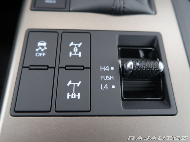 Toyota Land Cruiser 2.8D-4D,CZ,1Maj,4x4,Invin 2024