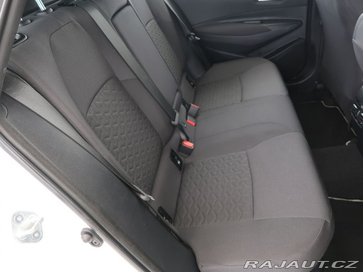 Toyota Corolla 1.8,Hybrid,CZ,1Maj,Comfor 2022