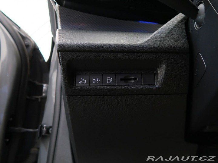 Peugeot Ostatní modely 1.6HYBRID,133kW,GT,AT8,NA 1800