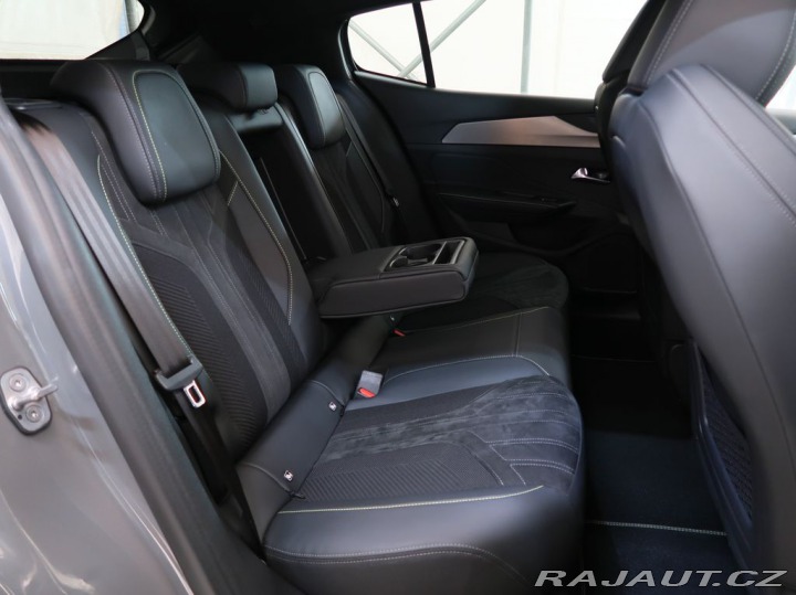 Peugeot 408 1.6HYBRID,133kW,GT,AT8,NA 1800