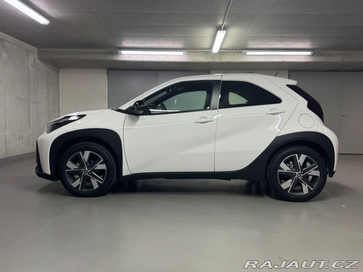 Toyota Aygo 1.5,Hybrid,116k, Active 2026