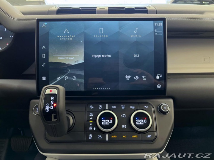 Land Rover Defender 3,0 130 X-Dynamic SE D350 2025