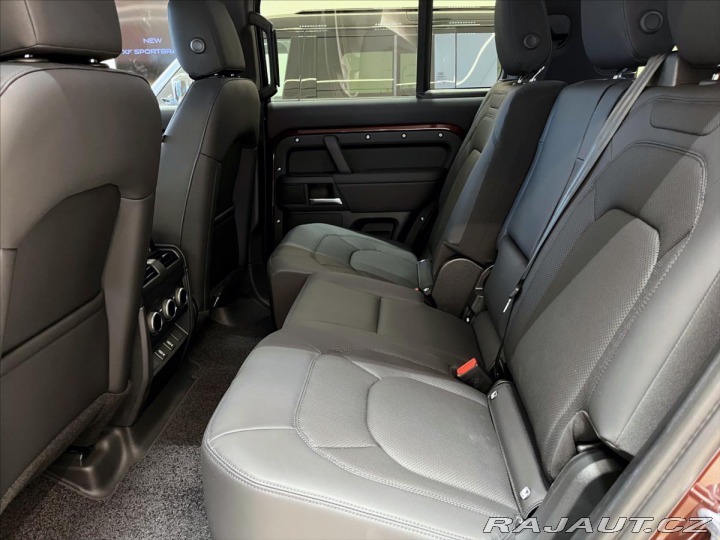 Land Rover Defender 3,0 X-Dynamic SE D350 AWD 2025