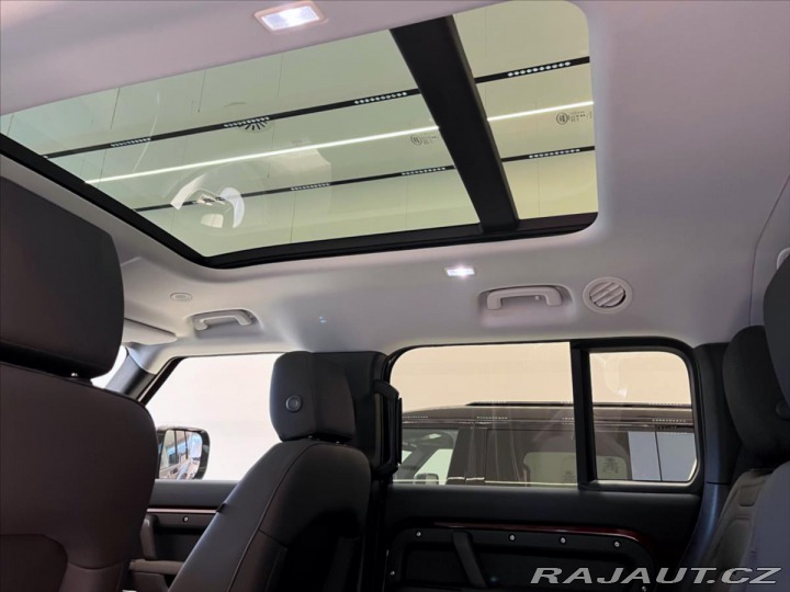 Land Rover Defender 3,0 X-Dynamic SE D350 AWD 2025