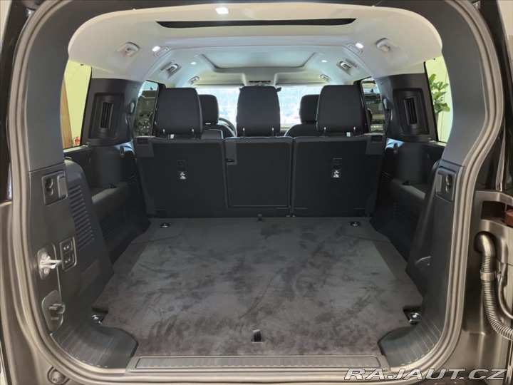 Land Rover Defender 3,0 130 X-Dynamic SE D350 2025