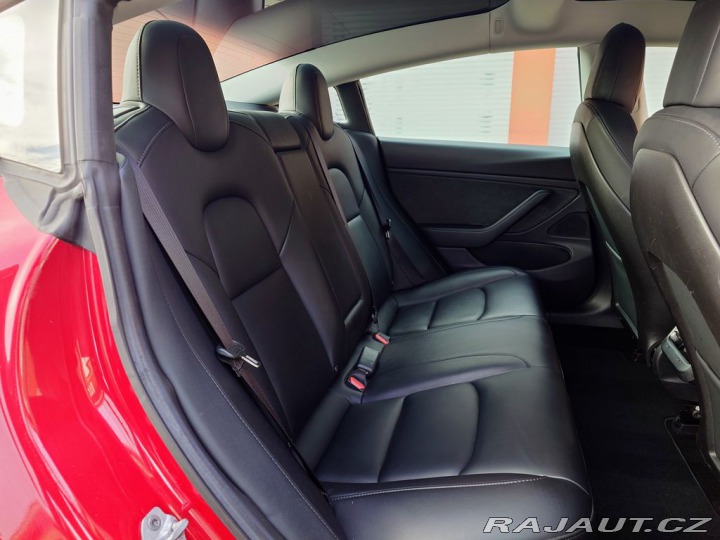 Tesla Model 3 Long Range D.M. Rezervace 2019
