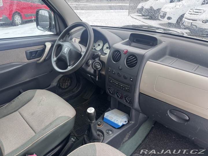 Peugeot Partner 2,0 HDI 66 KW STK KOLA 2003