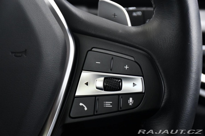 BMW 3 320d xDrive TAŽNÉ 1M ČR 2024