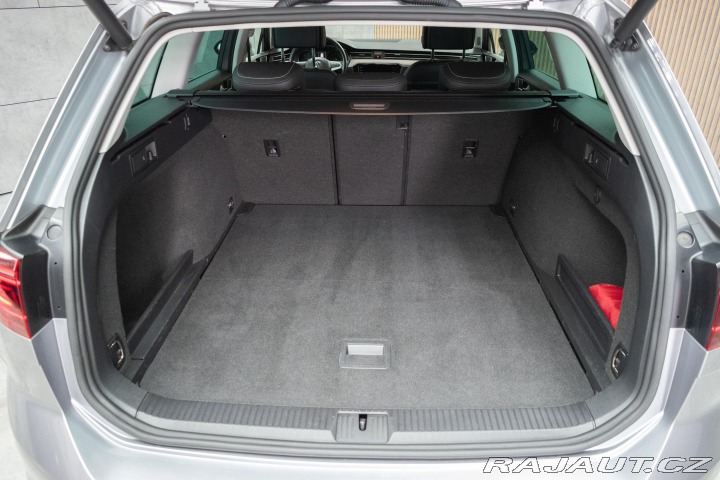 Volkswagen Passat 2.0 TDI ELEGANCE*ACC*DPH* 2020