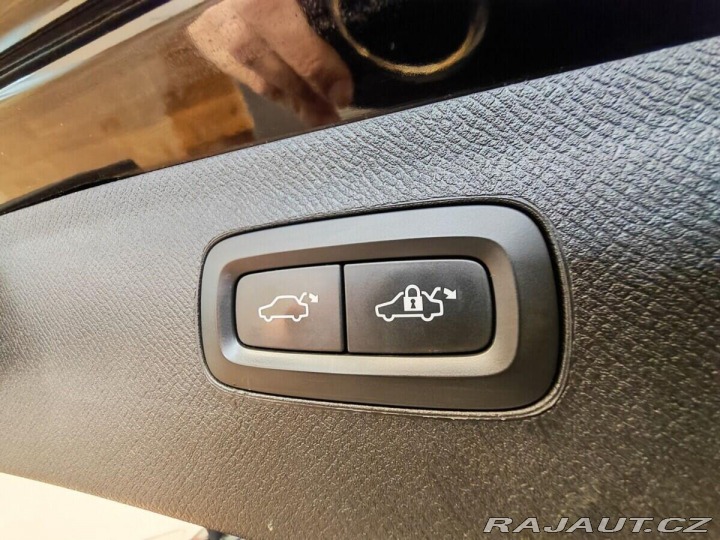 Volvo XC90 8-AUT, 4WD, 184 kW 2018