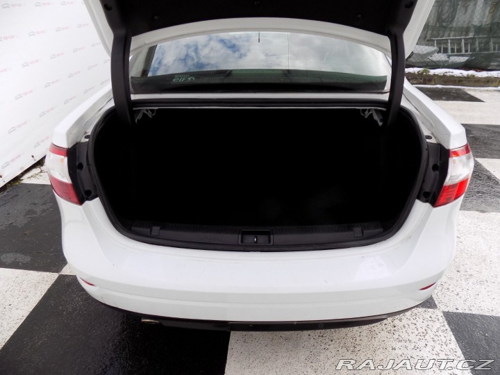 Renault Fluence 1.6i 16V/2.Maj.ČR/Klimati 2011