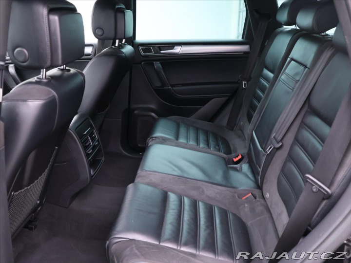 Volkswagen Touareg 3,0 TDI V6 DSG R-LINE CZ 2014