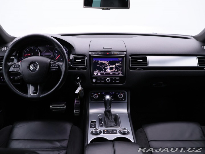 Volkswagen Touareg 3,0 TDI V6 DSG R-LINE CZ 2014