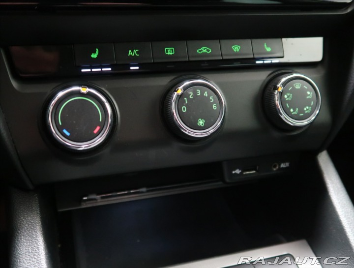 Škoda Octavia 1,2 TSI XENON VÝHŘEV 2x A 2015