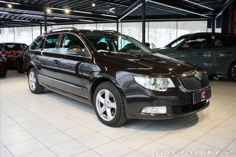 Škoda Superb TDi 4x4 Combi Nový Servis