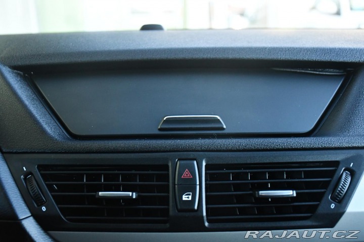 BMW X1 xDrive18d 2xKOLA 2011