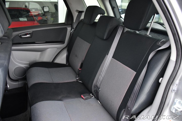 Suzuki SX4 1.6i VYHŘ.SEDAČKY AUT.AC 2006