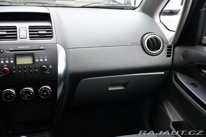 Suzuki SX4 1.6i VYHŘ.SEDAČKY AUT.AC 2006