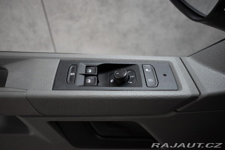 Volkswagen Caravelle 2.0TDI 110kW DSG*9.MÍST*2 2022