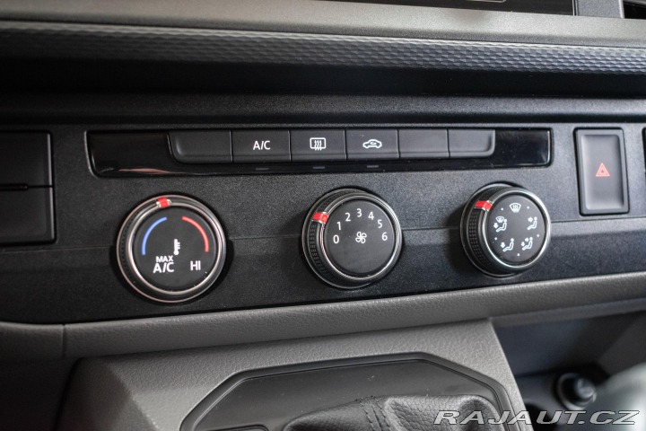 Volkswagen Caravelle 2.0TDI 110kW DSG*9.MÍST*2 2022