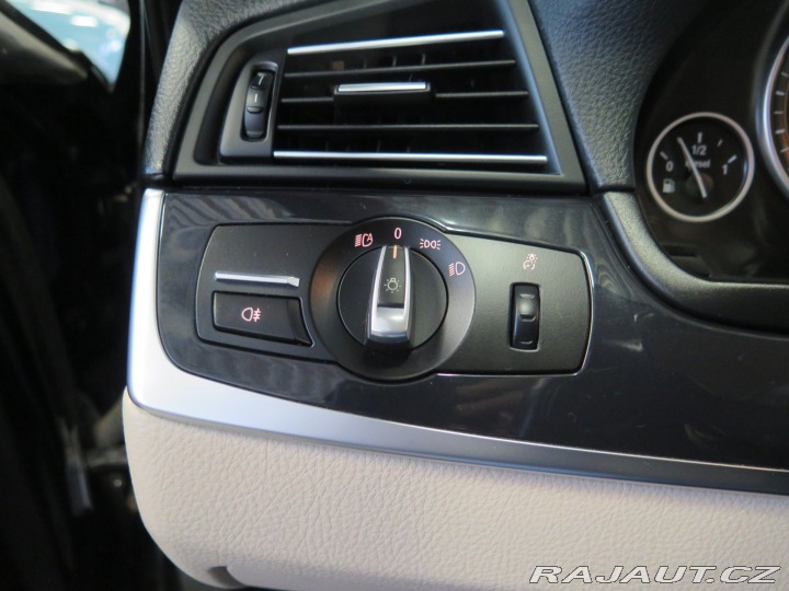 BMW 5 530d Xenony Navi Kůže,ser 2015